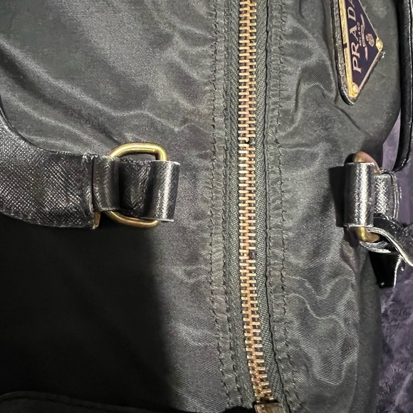 COPY - 100% AUTHENTIC Prada tote - Picture 8 of 16
